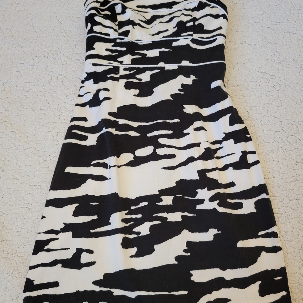Juniors Love Tease Size 5 Stretchy Black and White Zip-up Mini Dress